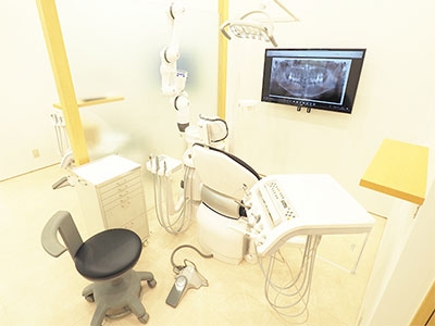 千葉県船橋市「船橋FACE歯科」の歯科衛生士求人（正社員）-診察室写真1