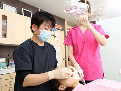 東京都豊島区「はやしだ歯科」の歯科衛生士求人（常勤/正社員）-診療風景