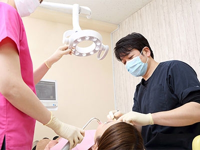 東京都豊島区「はやしだ歯科」の歯科衛生士求人（パート/非常勤）-診療風景
