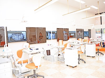 東京都町田市「多摩境オレンジ歯科」歯科医師求人診療室写真